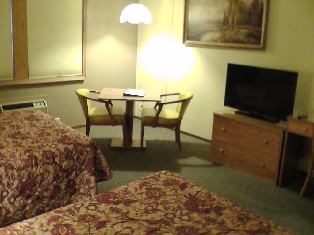 Motel 95 & Campground Hixton Zewnętrze zdjęcie